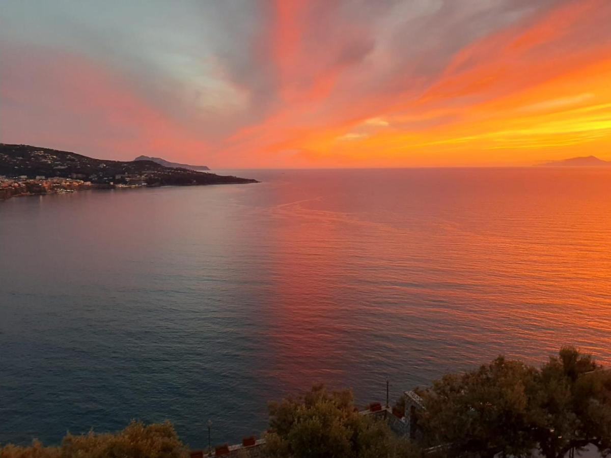 Bella Vista House-Sorrento Coast - Free Parking-Solarium Apartamento Vico Equense Exterior foto