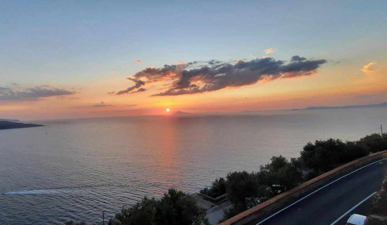 Bella Vista House-Sorrento Coast - Free Parking-Solarium Apartamento Vico Equense Exterior foto